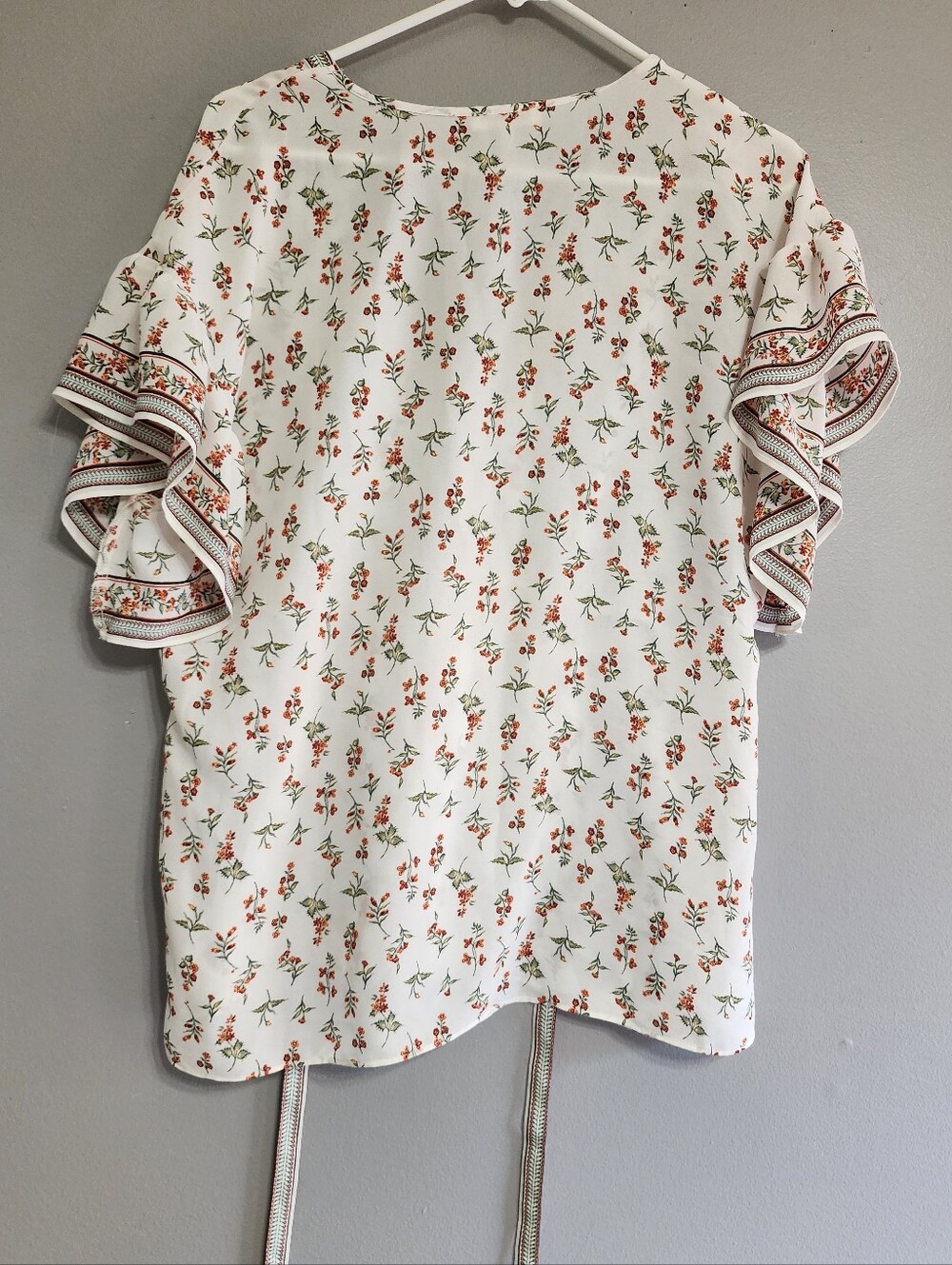 Max Studio Ruffled Sleeve Floral Top - Picture 3 of 4